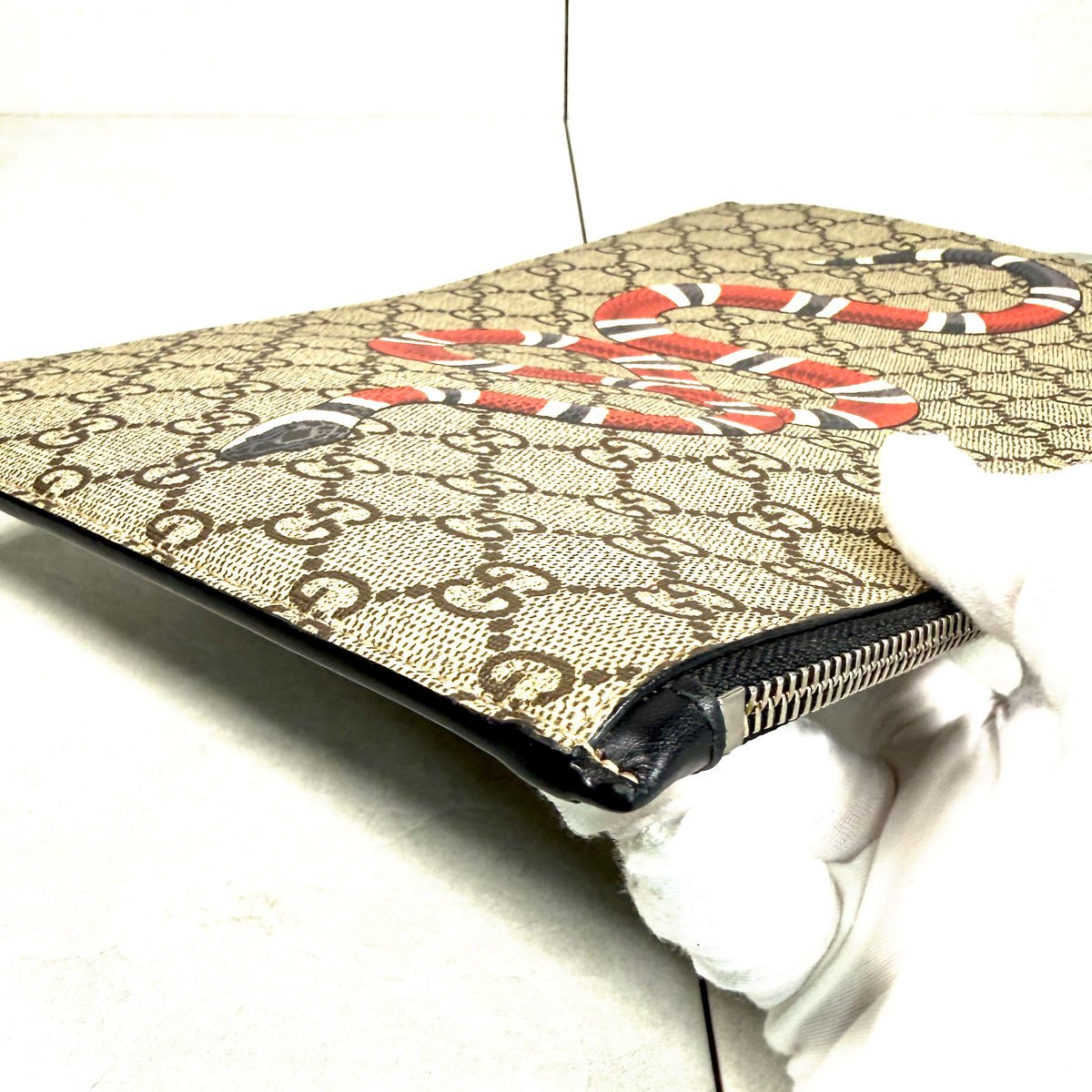 Gucci GG Supreme Kingsnake Zip Pouch / Wristlet Clutch
